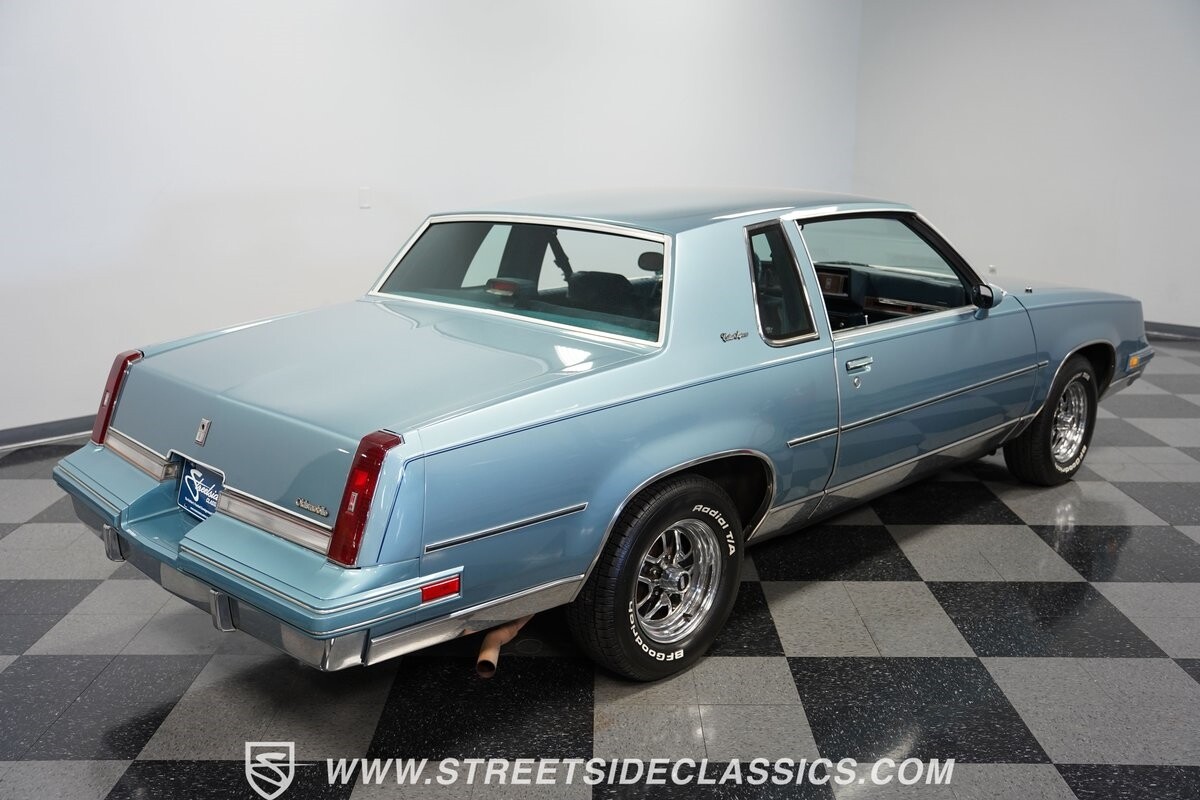Oldsmobile-Cutlass-1986-Coupe-29