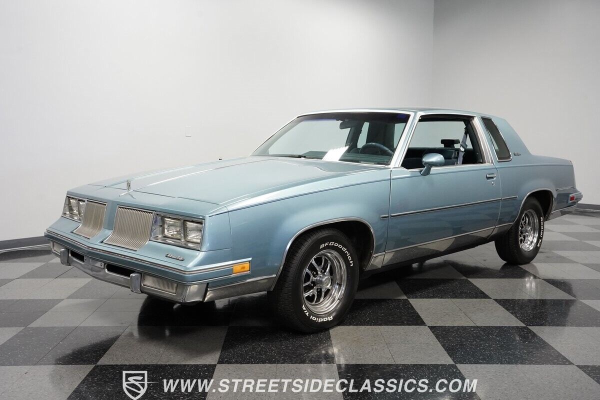 Oldsmobile-Cutlass-1986-Coupe-5