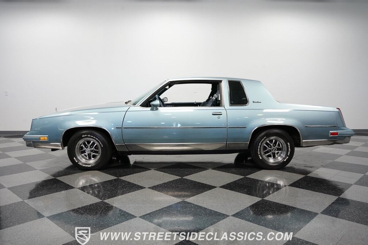 Oldsmobile-Cutlass-1986-Coupe-7
