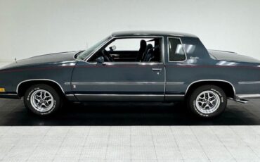 Oldsmobile-Cutlass-1986-Dark-Blue-Metallic-Dark-Blue-1