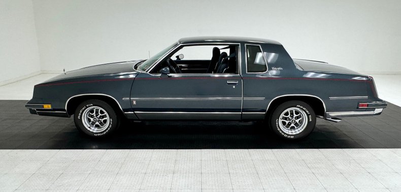 Oldsmobile-Cutlass-1986-Dark-Blue-Metallic-Dark-Blue-1