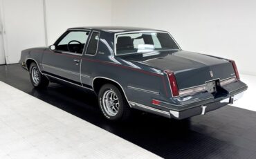 Oldsmobile-Cutlass-1986-Dark-Blue-Metallic-Dark-Blue-2