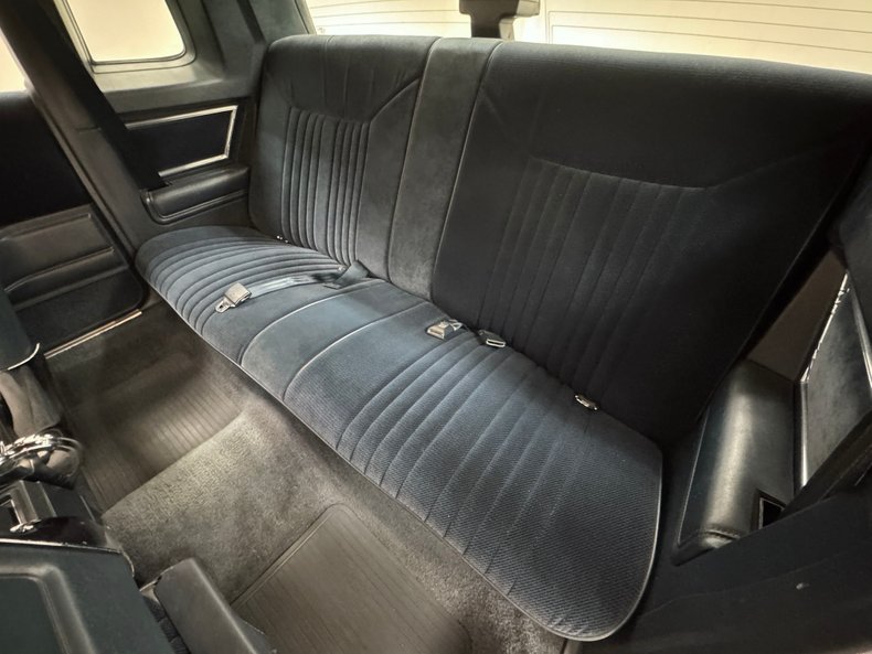 Oldsmobile-Cutlass-1986-Dark-Blue-Metallic-Dark-Blue-28