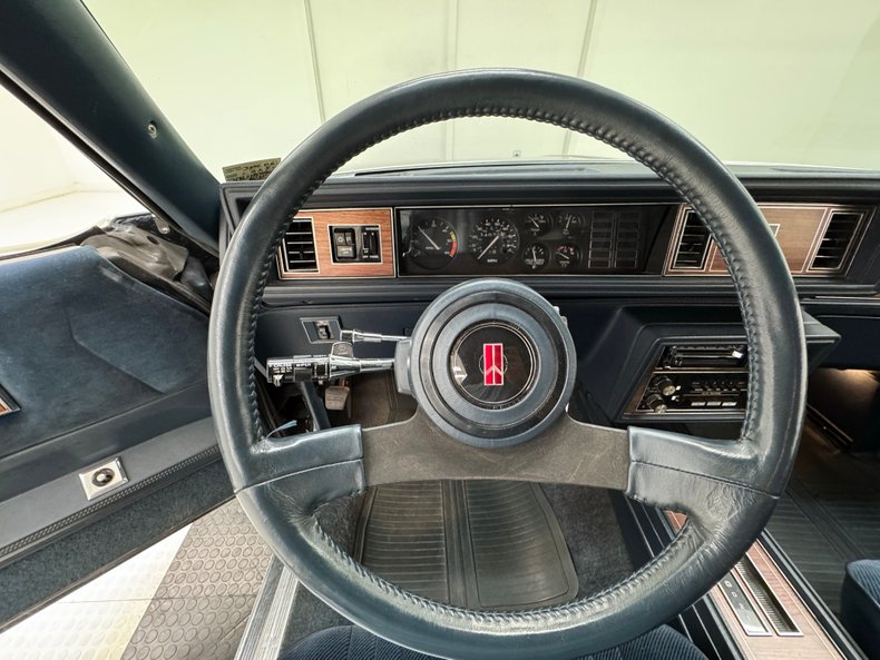 Oldsmobile-Cutlass-1986-Dark-Blue-Metallic-Dark-Blue-32