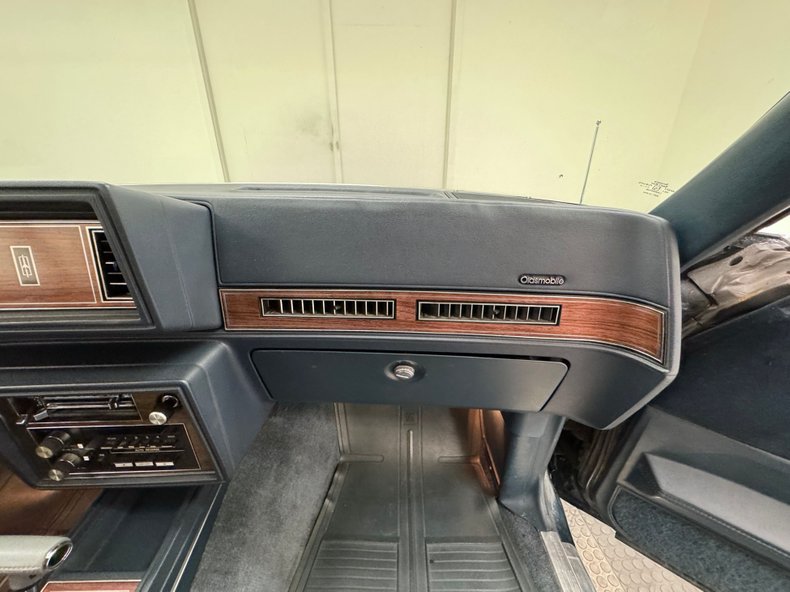 Oldsmobile-Cutlass-1986-Dark-Blue-Metallic-Dark-Blue-37