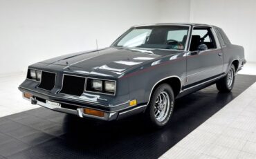 Oldsmobile-Cutlass-1986-Dark-Blue-Metallic-Dark-Blue