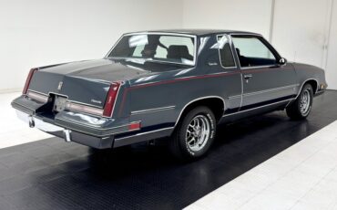 Oldsmobile-Cutlass-1986-Dark-Blue-Metallic-Dark-Blue-4