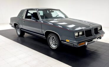 Oldsmobile-Cutlass-1986-Dark-Blue-Metallic-Dark-Blue-5