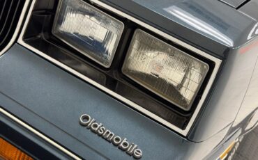 Oldsmobile-Cutlass-1986-Dark-Blue-Metallic-Dark-Blue-8