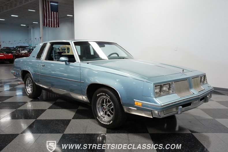 Oldsmobile-Cutlass-1986-Light-Blue-Metallic-Blue-21