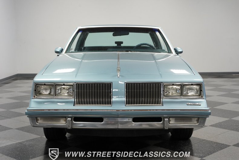 Oldsmobile-Cutlass-1986-Light-Blue-Metallic-Blue-23