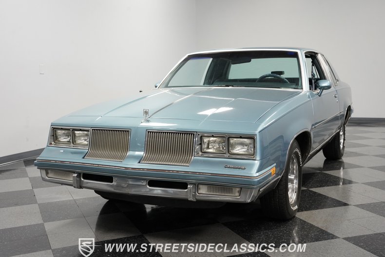 Oldsmobile-Cutlass-1986-Light-Blue-Metallic-Blue-24