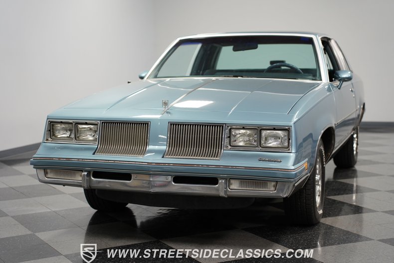 Oldsmobile-Cutlass-1986-Light-Blue-Metallic-Blue-26