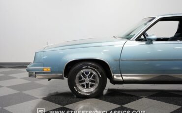 Oldsmobile-Cutlass-1986-Light-Blue-Metallic-Blue-28