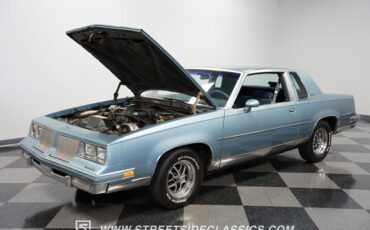 Oldsmobile-Cutlass-1986-Light-Blue-Metallic-Blue-39