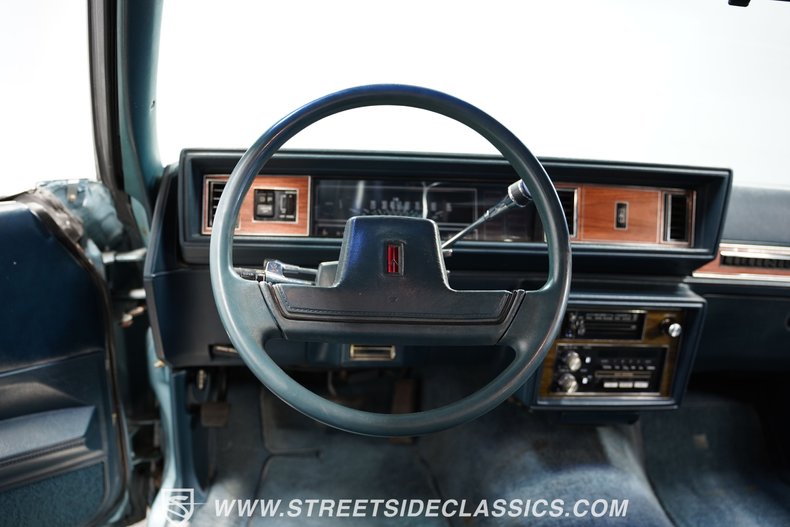Oldsmobile-Cutlass-1986-Light-Blue-Metallic-Blue-43