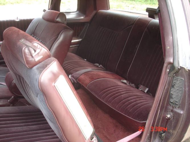 Oldsmobile-Cutlass-1986-Maroon-4