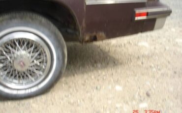 Oldsmobile-Cutlass-1986-Maroon-5