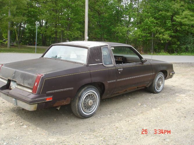Oldsmobile-Cutlass-1986-Maroon-9