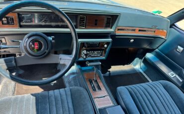 Oldsmobile-Cutlass-1988-Coupe-13