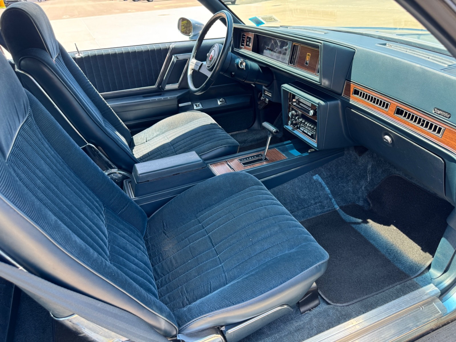Oldsmobile-Cutlass-1988-Coupe-14