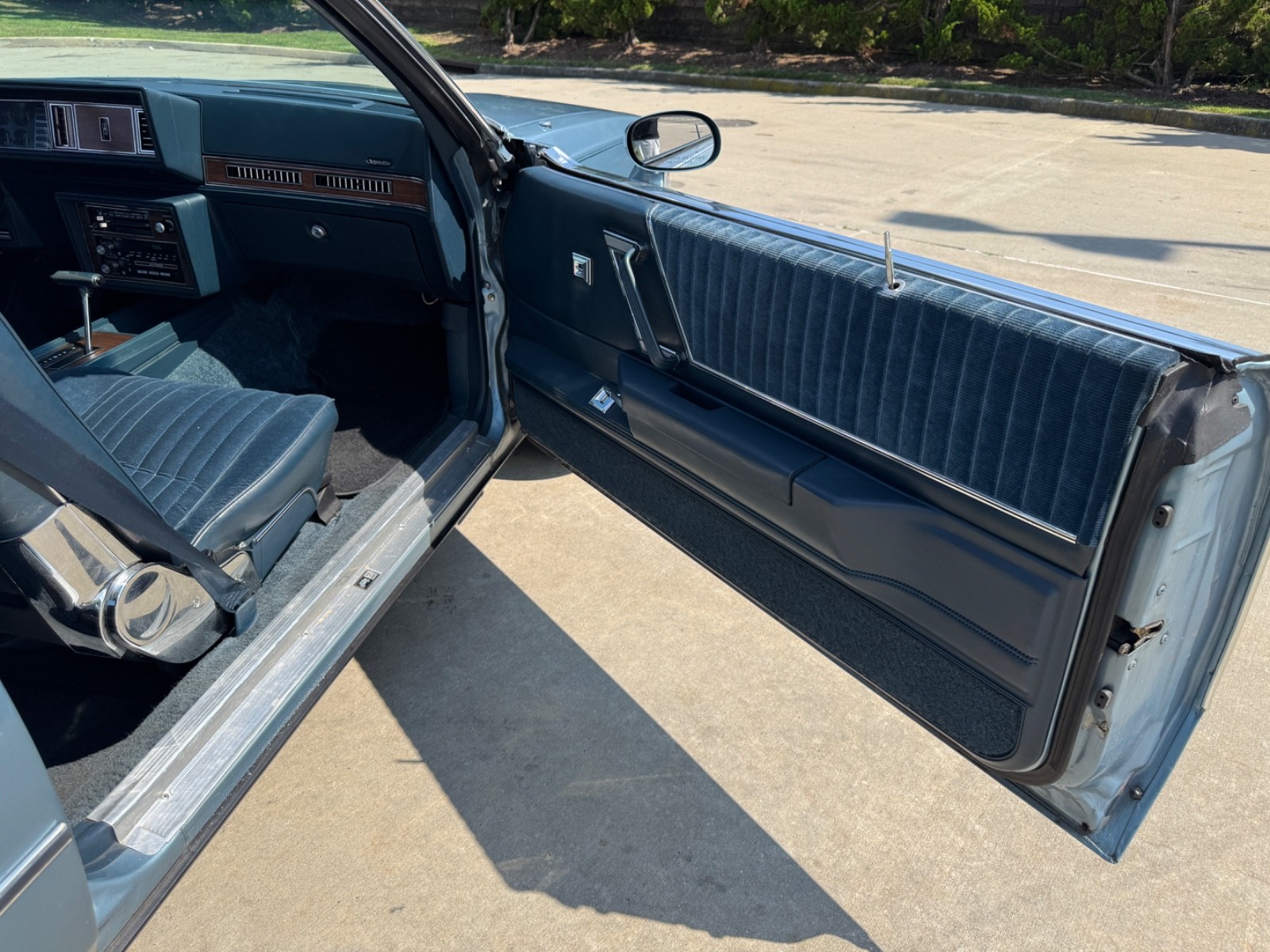 Oldsmobile-Cutlass-1988-Coupe-16