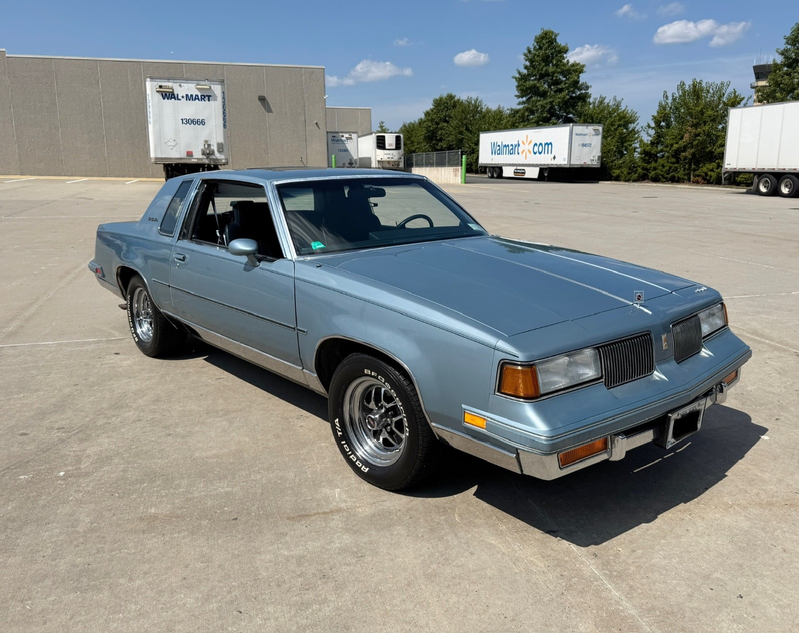 Oldsmobile-Cutlass-1988-Coupe
