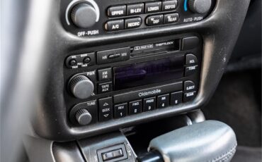 Oldsmobile-Cutlass-1995-Dark-Teal-Metallic-Graphite-15