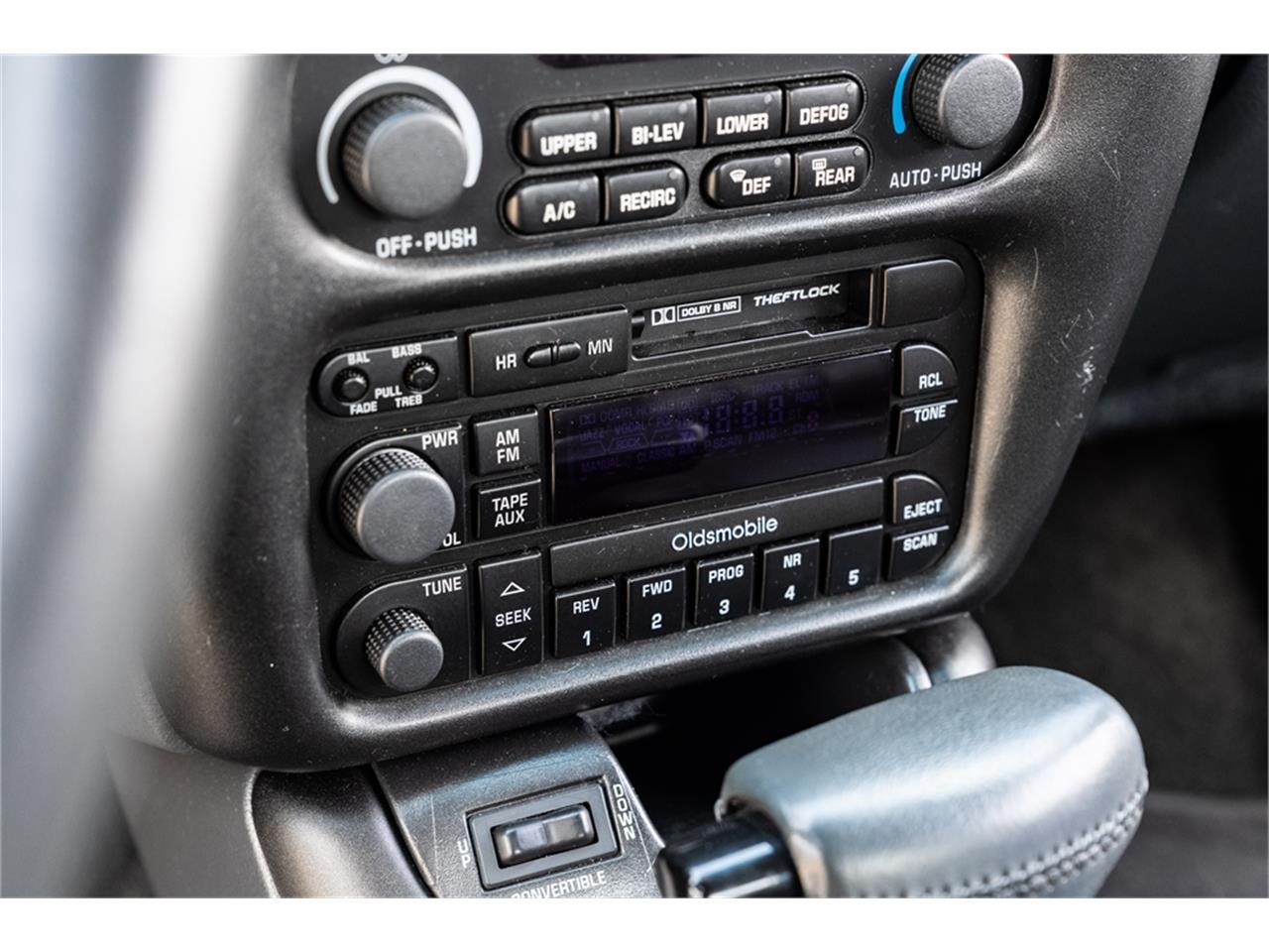 Oldsmobile-Cutlass-1995-Dark-Teal-Metallic-Graphite-15