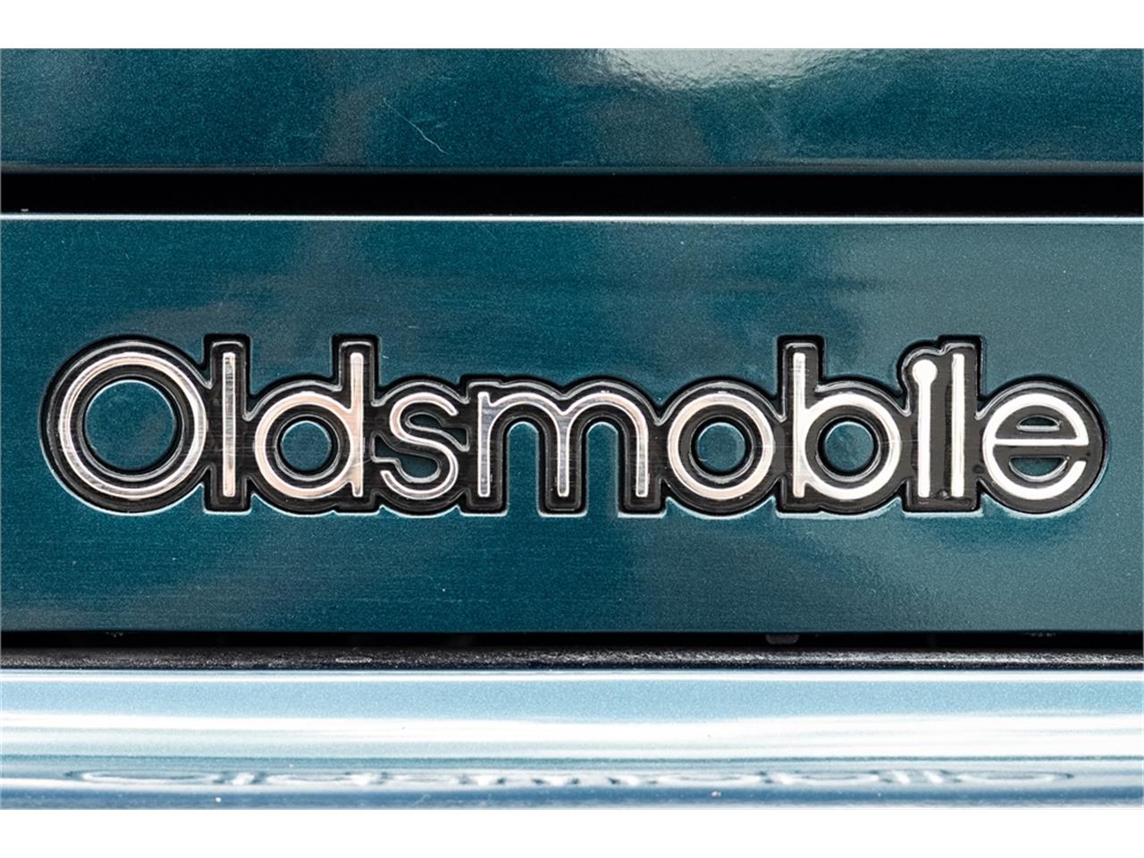 Oldsmobile-Cutlass-1995-Dark-Teal-Metallic-Graphite-29