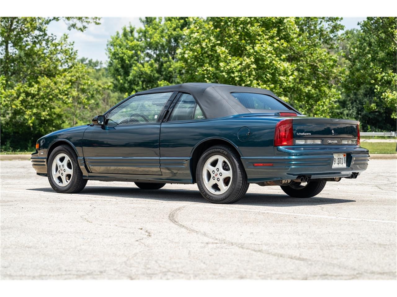 Oldsmobile-Cutlass-1995-Dark-Teal-Metallic-Graphite-3