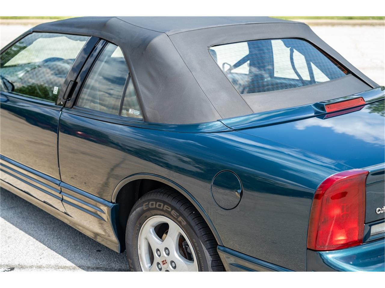 Oldsmobile-Cutlass-1995-Dark-Teal-Metallic-Graphite-33