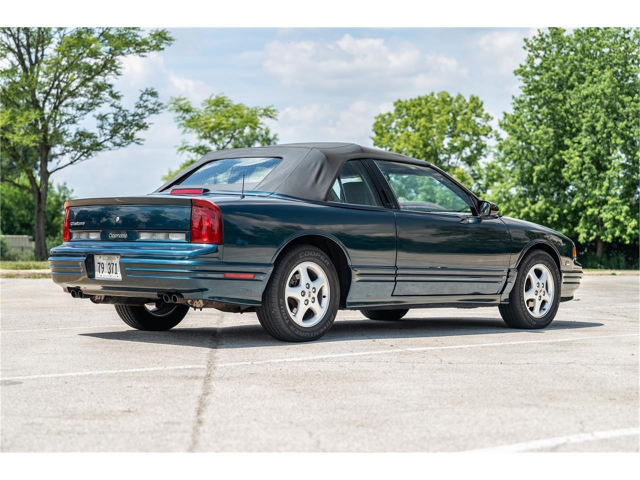 Oldsmobile-Cutlass-1995-Dark-Teal-Metallic-Graphite-38