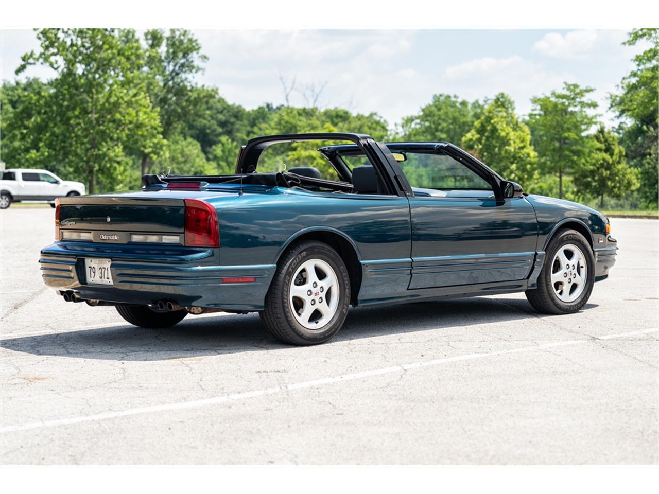 Oldsmobile-Cutlass-1995-Dark-Teal-Metallic-Graphite-39