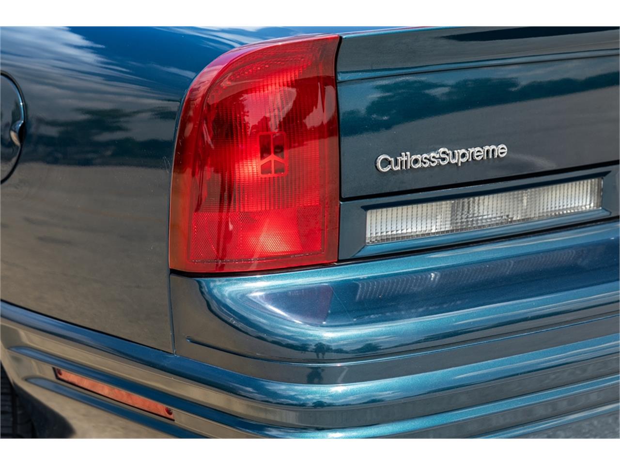 Oldsmobile-Cutlass-1995-Dark-Teal-Metallic-Graphite-49