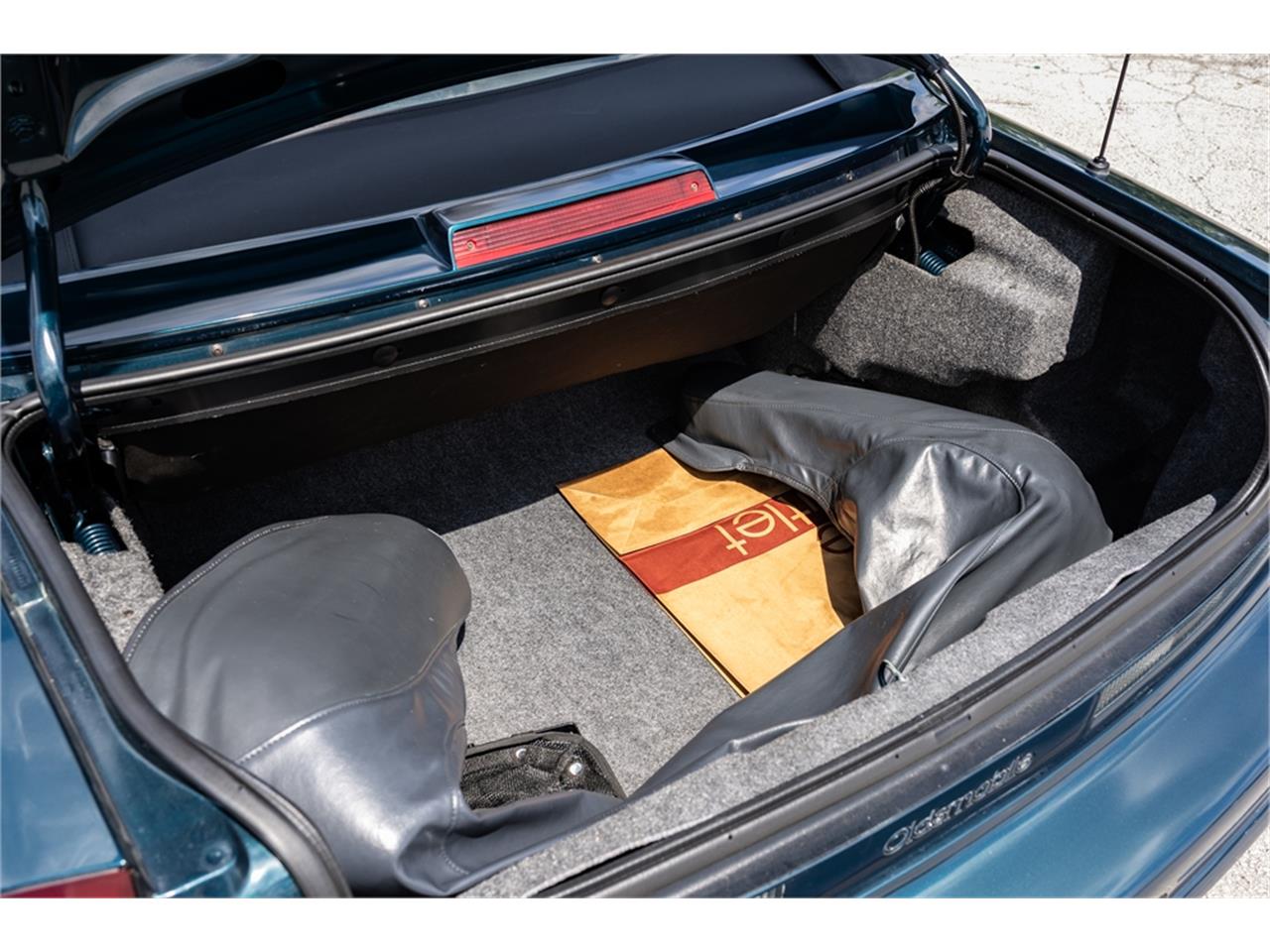 Oldsmobile-Cutlass-1995-Dark-Teal-Metallic-Graphite-72