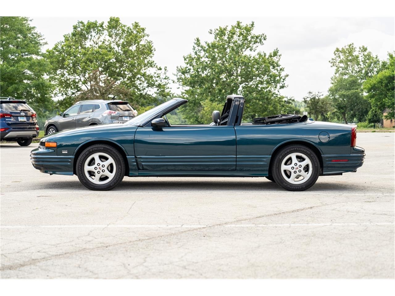 Oldsmobile-Cutlass-1995-Dark-Teal-Metallic-Graphite-74