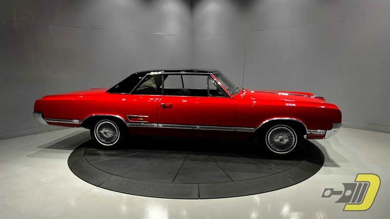 Oldsmobile-Cutlass-4-4-2-1965-Coupe-10