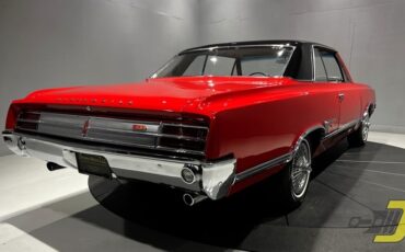 Oldsmobile-Cutlass-4-4-2-1965-Coupe-25