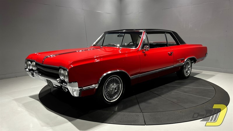 Oldsmobile-Cutlass-4-4-2-1965-Coupe-27