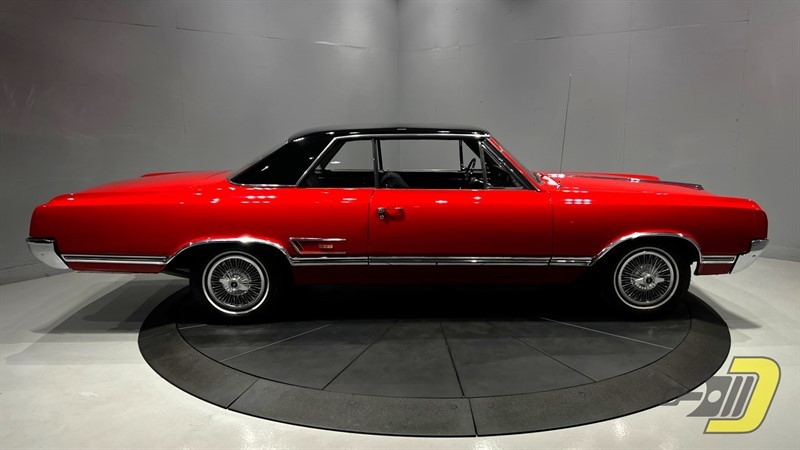 Oldsmobile-Cutlass-4-4-2-1965-Coupe-32