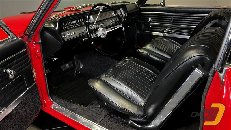 Oldsmobile-Cutlass-4-4-2-1965-Coupe-37