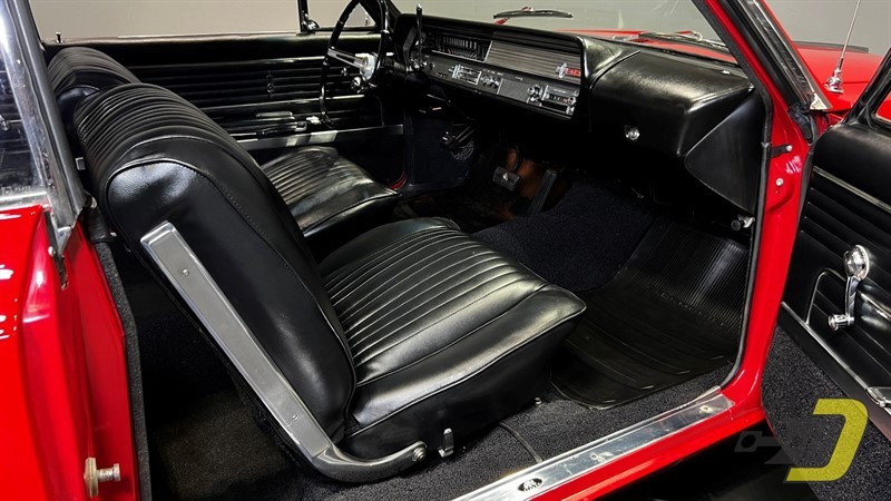 Oldsmobile-Cutlass-4-4-2-1965-Coupe-39