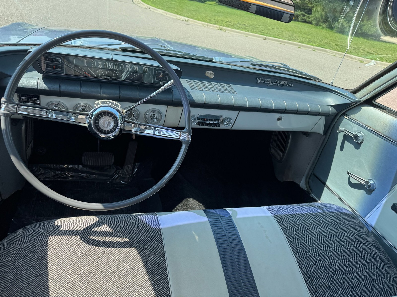 Oldsmobile-Cutlass-F85-1961-Sedan-10
