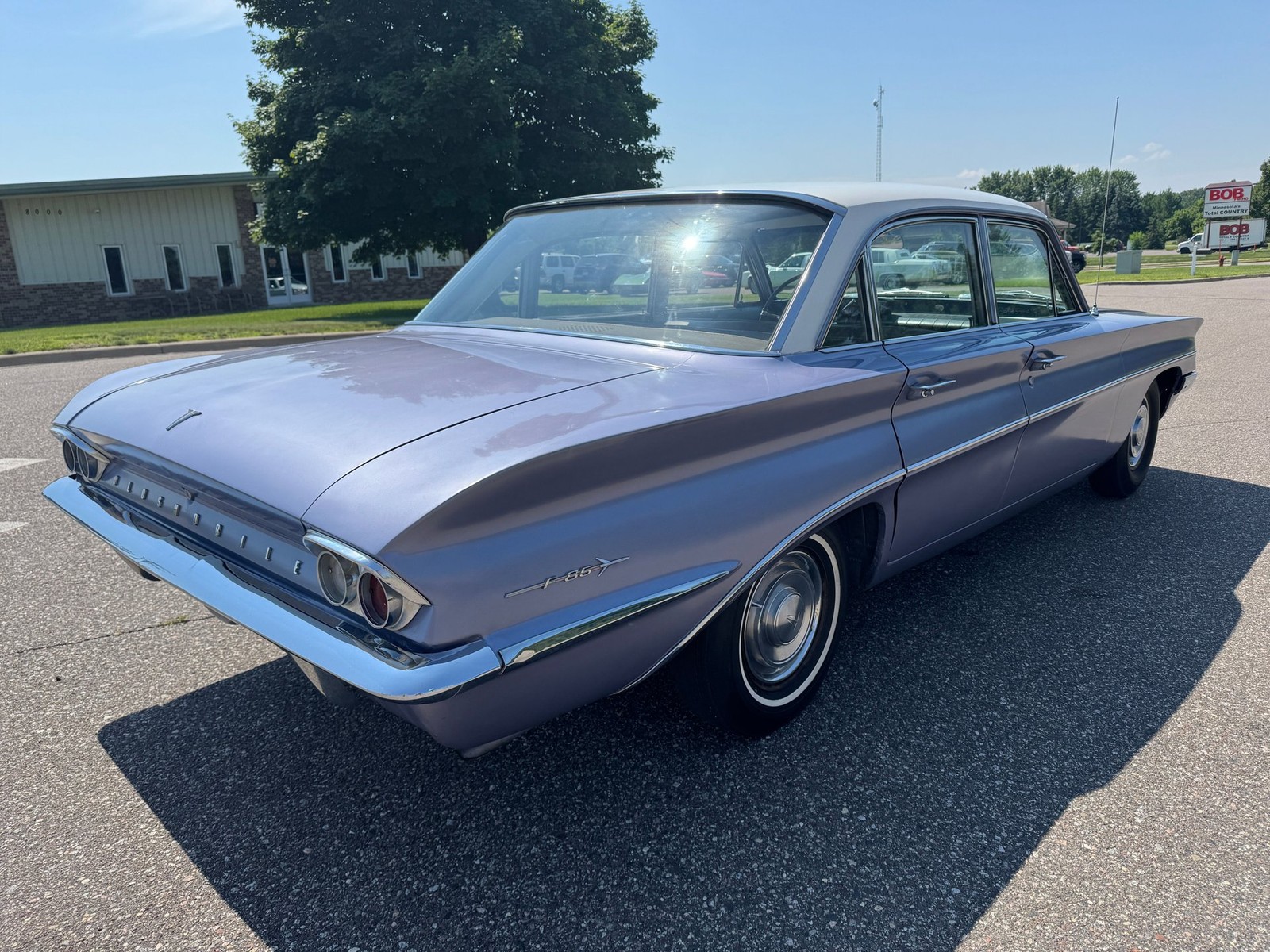 Oldsmobile-Cutlass-F85-1961-Sedan-3