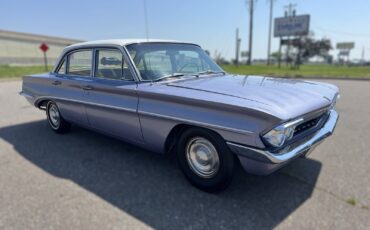 Oldsmobile-Cutlass-F85-1961-Sedan