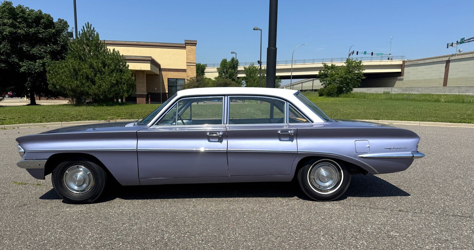 Oldsmobile-Cutlass-F85-1961-Sedan-6