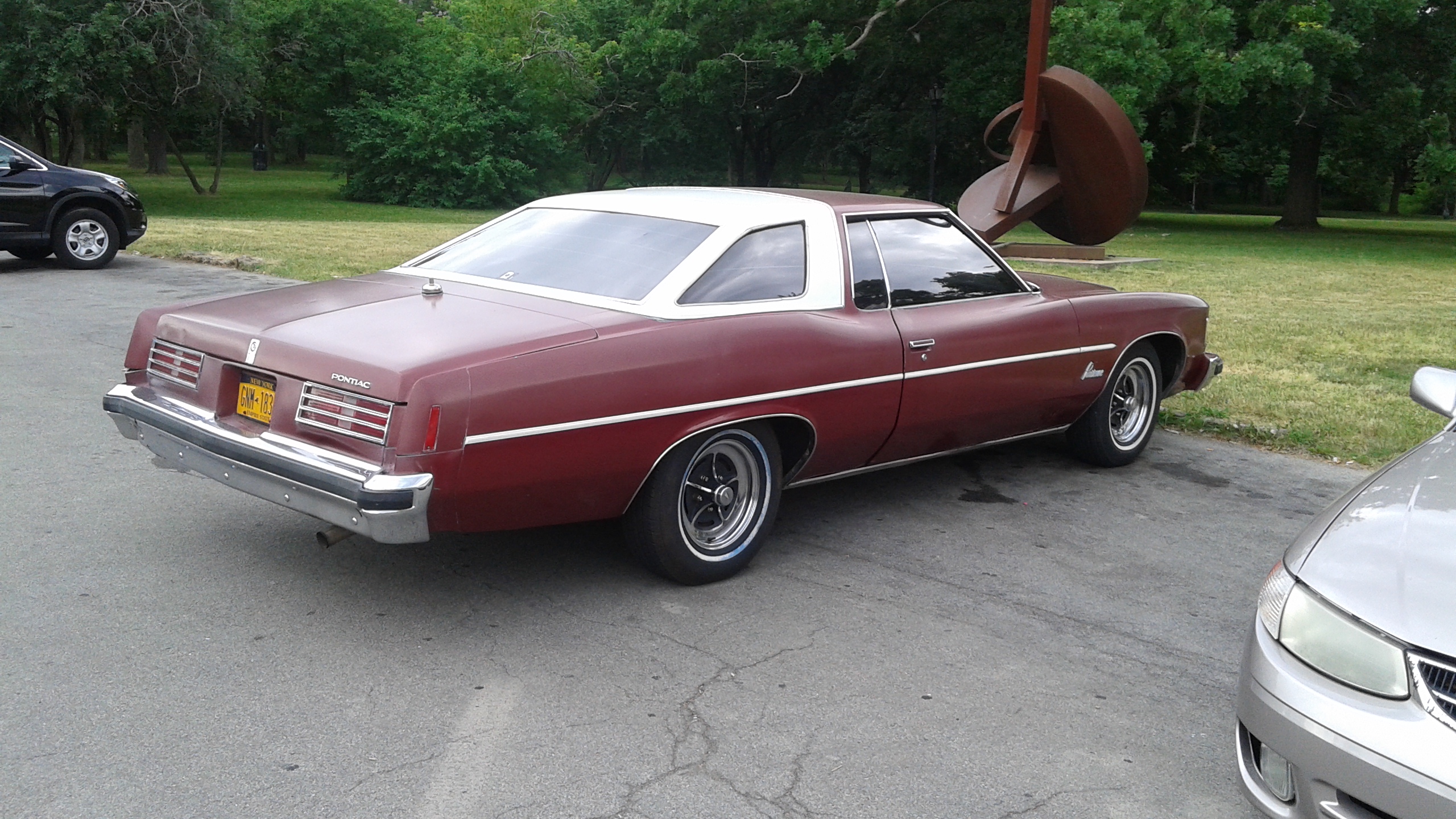Oldsmobile-Cutlass-calais-1984-White-Red-10