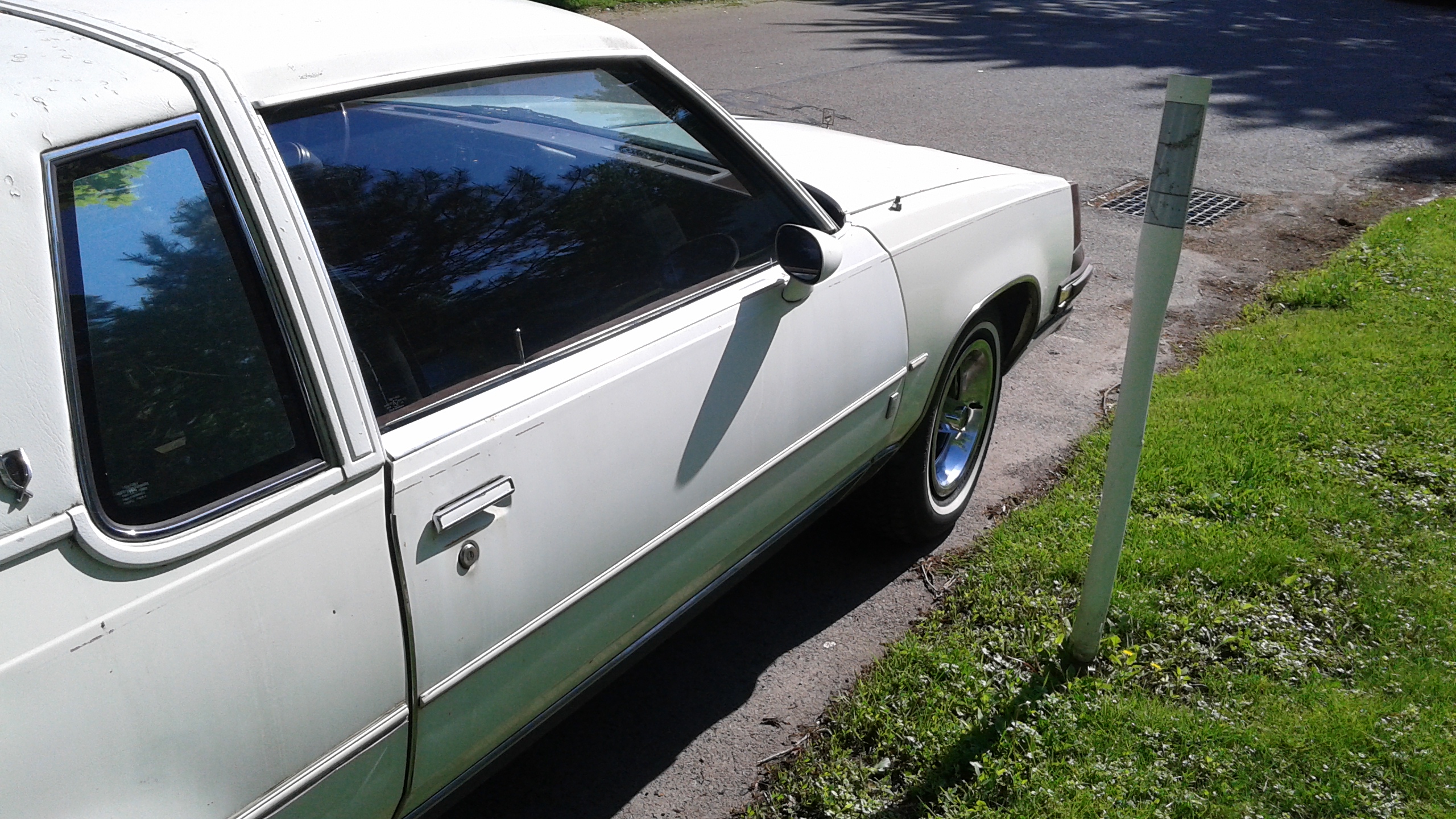 Oldsmobile-Cutlass-calais-1984-White-Red-3