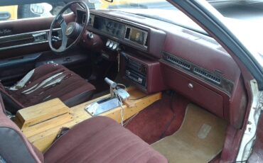 Oldsmobile-Cutlass-calais-1984-White-Red-6